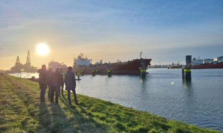 Meting van nestgeluid in haven